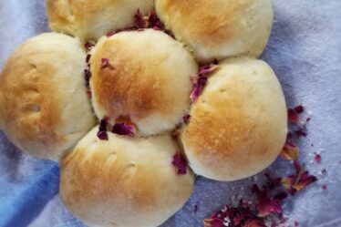 Pane con fiori